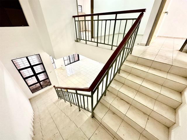 Sungai Buloh Country Resort SBCR Saujana Utama Double Storey