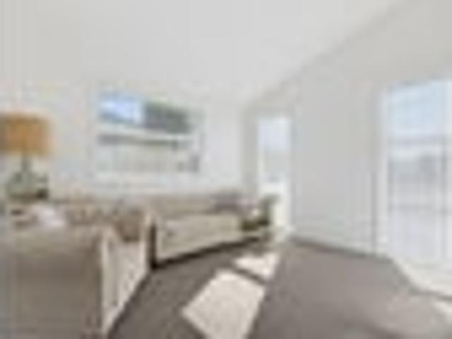 Sunlit Living, Easy Everyday Flow