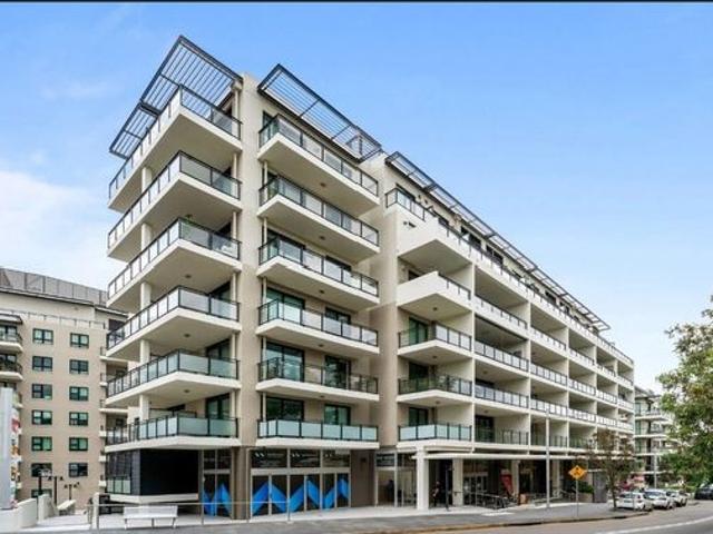 Sunlit & Stylish | Resort Style Living in Meadowbank