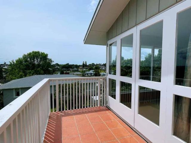 Sunny 4 Bedroom Family Home