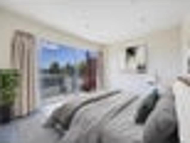 Sunlit, Spacious One Bed, Super Central Location