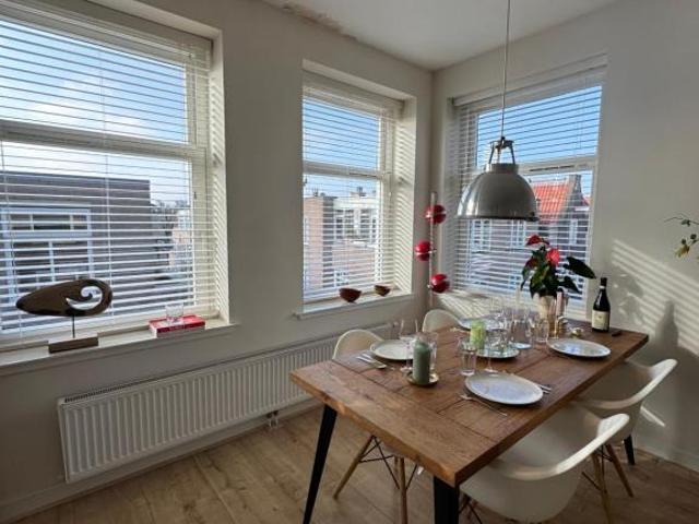 Sunny 1 Bedroom Apartment in Historic Jordaan District