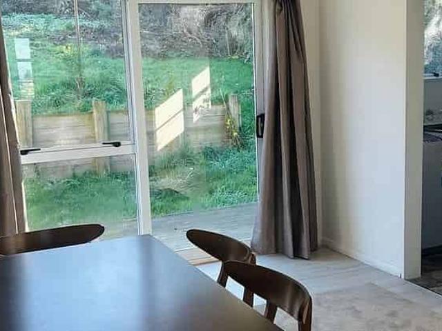 Sunny 2 bedroom home with heat pumps in Wakari