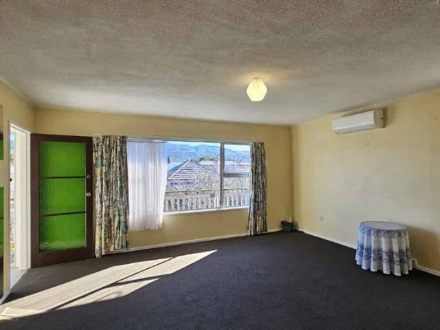 Sunny 2 Bedroom Unit