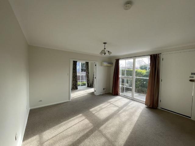 ​​Sunny 2 bedroom unit in Richmond