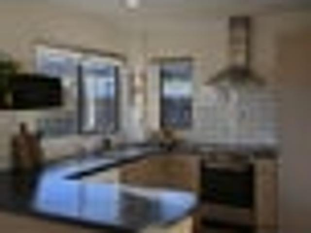 Sunny 3 bedroom brick & tile, move in ready