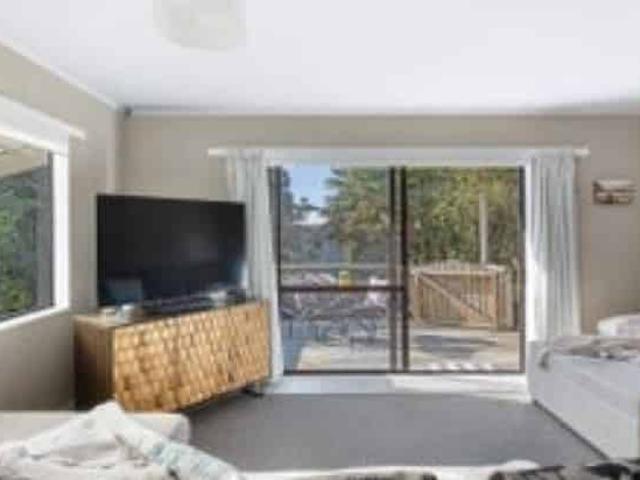SUNNY 3 BEDROOM HOUSE, FULLY FENCED WITH DECK