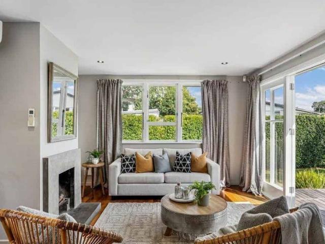 SUNNY 3 BEDROOM HOME