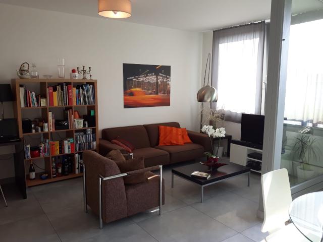 Sunny 3 rooms apartment in best location in Mitte, balcony with direct waterview!
