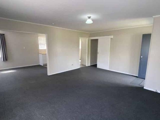 SUNNY THREE BEDROOM HOME ON SHALE AVE