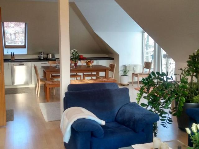 Sunny top floor in Charlottenburg / Westend, Berlin Amsterdam Apartments for Rent