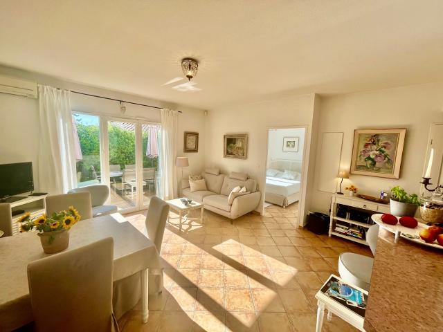 Sunny village house with garden near Ste.Maxime near beaches