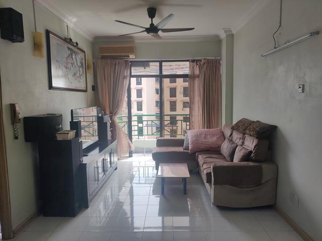 Sunny Ville 1000sf Fully Reno and Furni