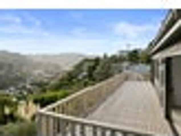 Sunny Wilton Gem with Bush Views