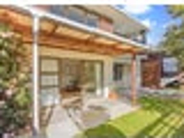 Sunny and Spacious 3 Bed Private Oasis with Garage