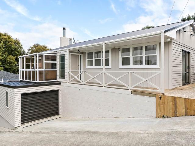 Sunny and Spacious Family or Flatmate Living
