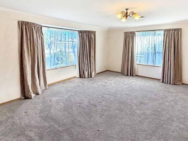Sunny Ashburton – 3 Bedrooms, Solar Powered & Central
