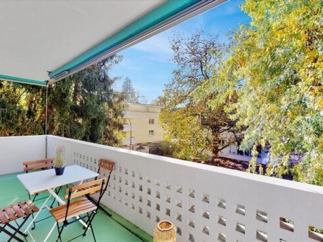 Sunny apartment in quiet neighborhood
