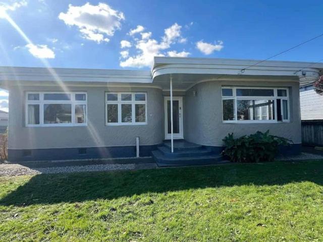 Sunny Art Deco home