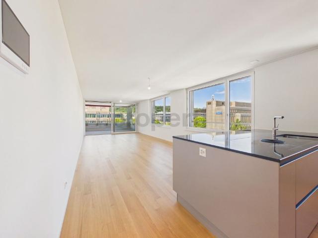 Sunny balcony, modern Minergie standard and barrier free comfort with elevator