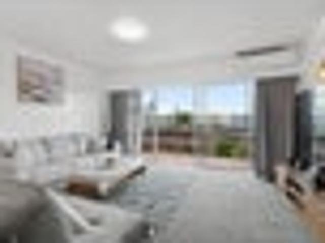 Sunny Brick & Tile with Huge Potential!