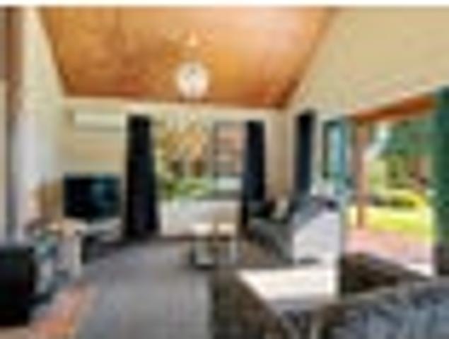 Sunny chalet living in Central Methven