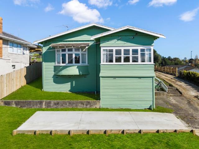 Sunny Character Home in Prime Ellerslie Location