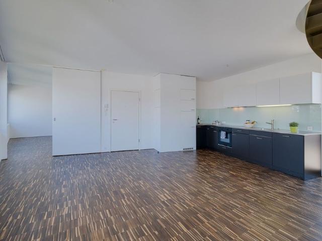 Sunny duplex with top view