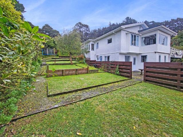 Sunny & Elevated 2 Bedroom home plus 1 bedroom flat