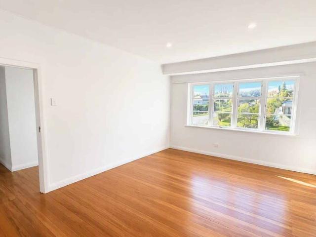 Sunny, Elevated Living in the Heart of Hayes Paddock