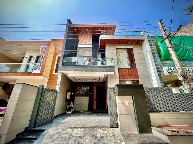 Sunny Enclave 124. 4 Bedroom 140 Sq. Yd. Independent House in Sunny Enclave Mohali Listing ID: #10180