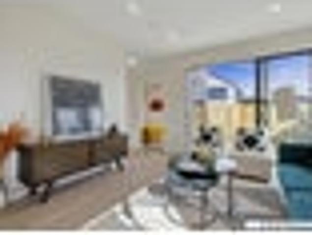 Sunny, End of Row Townhouse