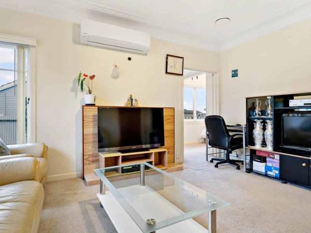 Sunny Family Home