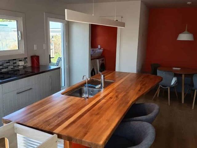 Sunny Family Home in Stoke
