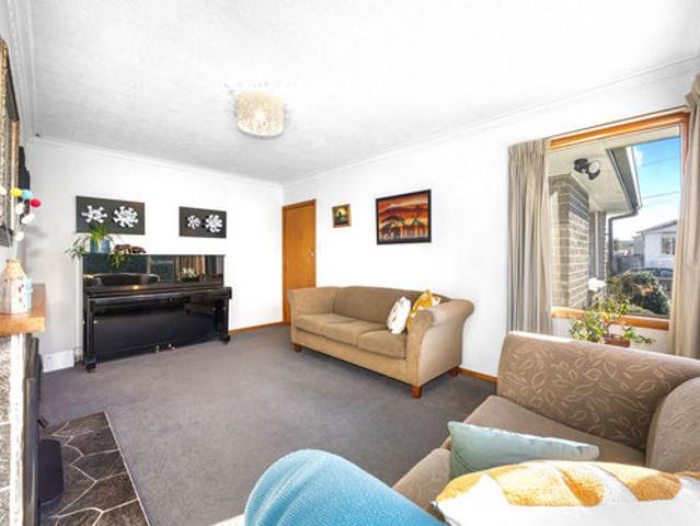 UNDER OFFER Sunny Family Haven