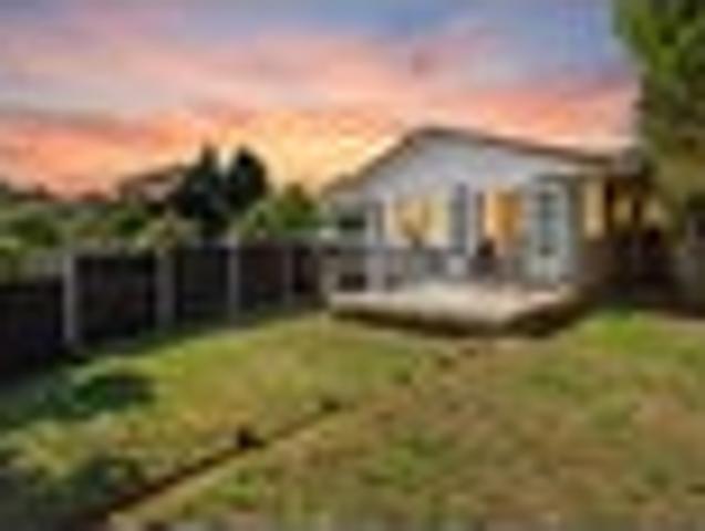 Sunny Family Living Awaits