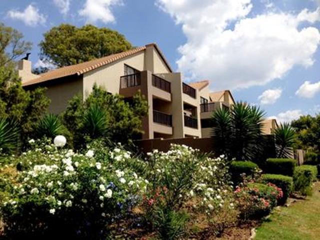 sunny large 165 square meter, 2 bed.