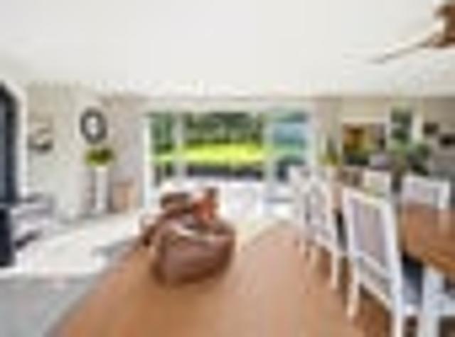 Sunny Lifestyle Home With Separate Apartment