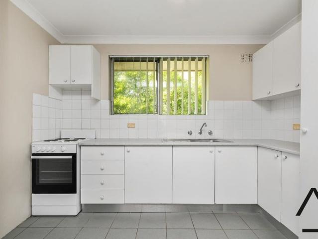 Sunny, Light and Bright 2 Bedroom Apartment