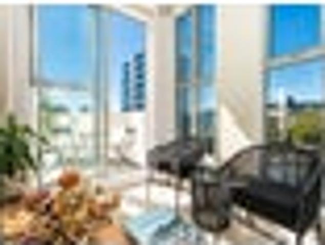 NO BODY CORPORATE & VERY SUNNY TOWNHOUSE