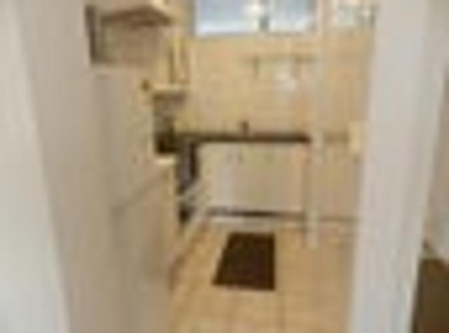 Sunny Mt Eden Studio + Carpark – Unbeatable Value!