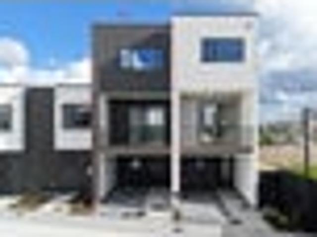 Sunny New 3 Bedroom & 2 Bathroom On the Heights