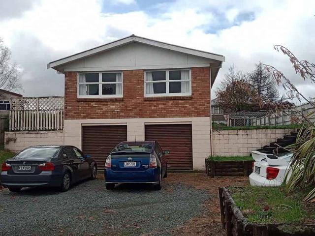 Sunny North West Home with Garage