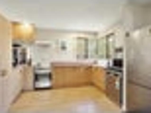 UNDER OFFER * Sunny, Private, Established and Se