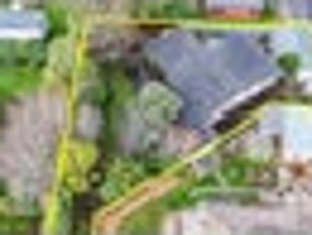 Sunny & Private Family Home!