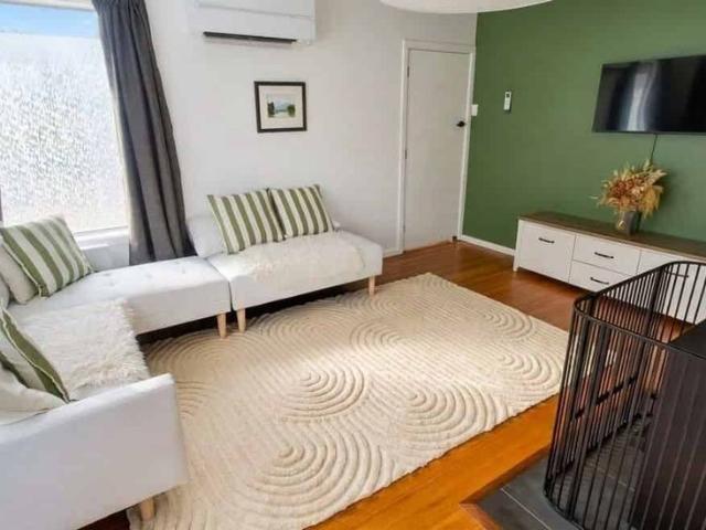 Sunny, Renovated 3 Bedroom Home Fairlie