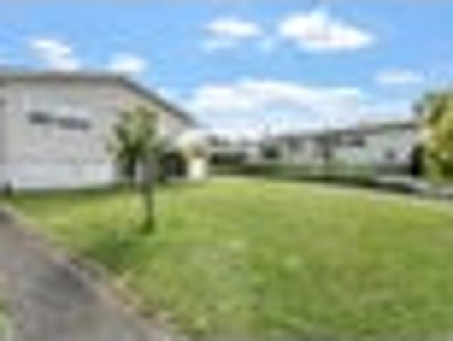 SUNNY, SIMPLE, EASY LIVING IN BELL BLOCK