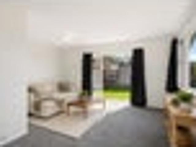 Sunny, Spacious and Move In Ready North Facing