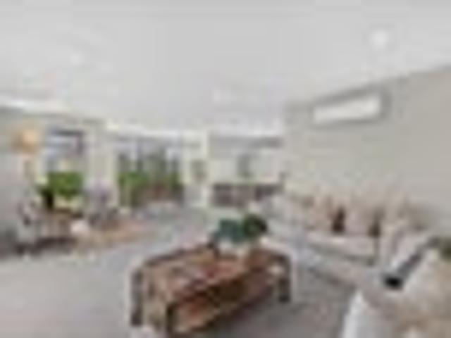 Sunny Spacious and ready to Enjoy!