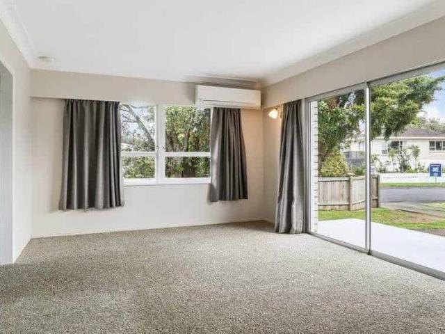 Sunny & Spacious Family Home in the Heart of P.